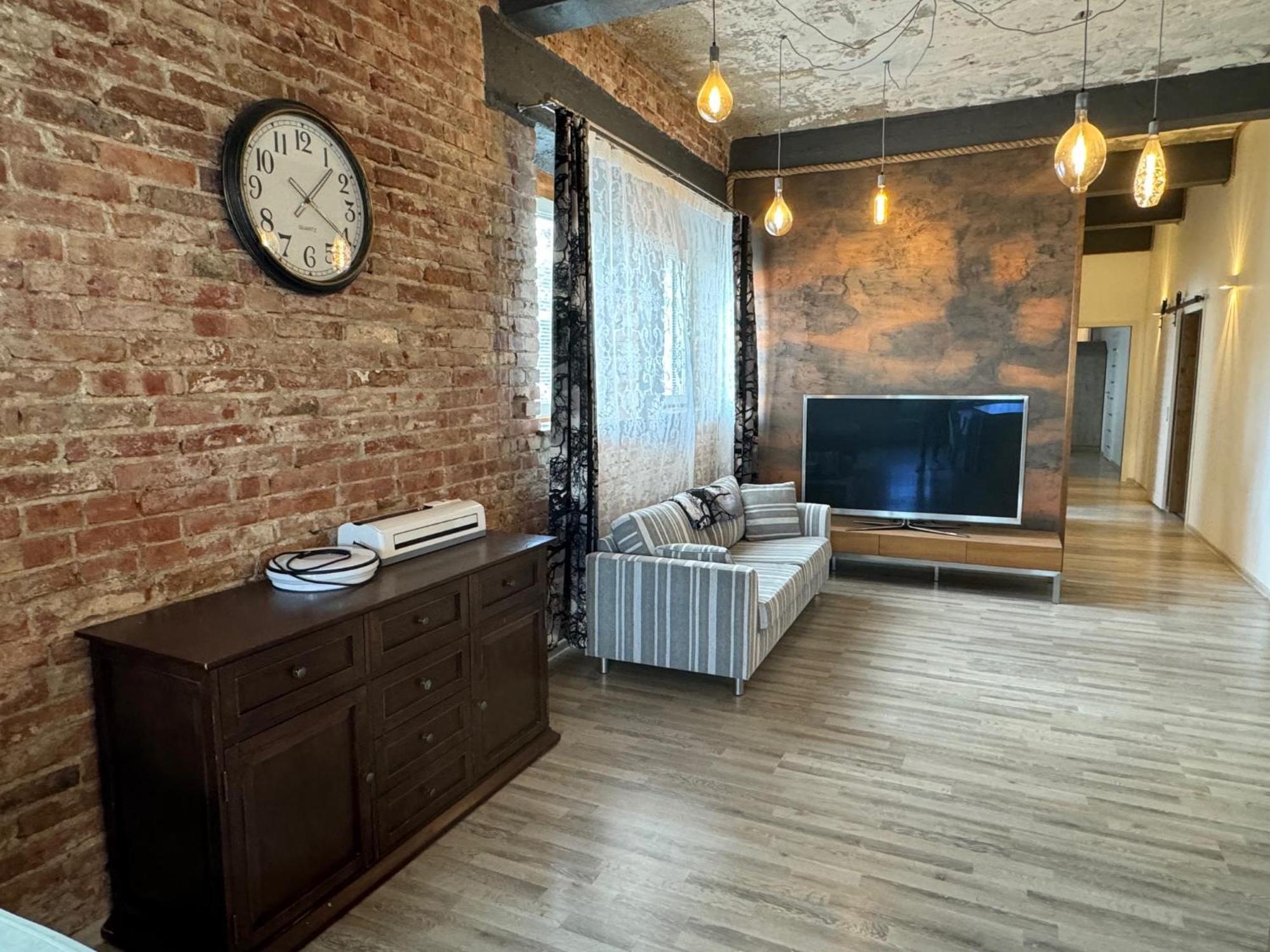 Bach Apartment